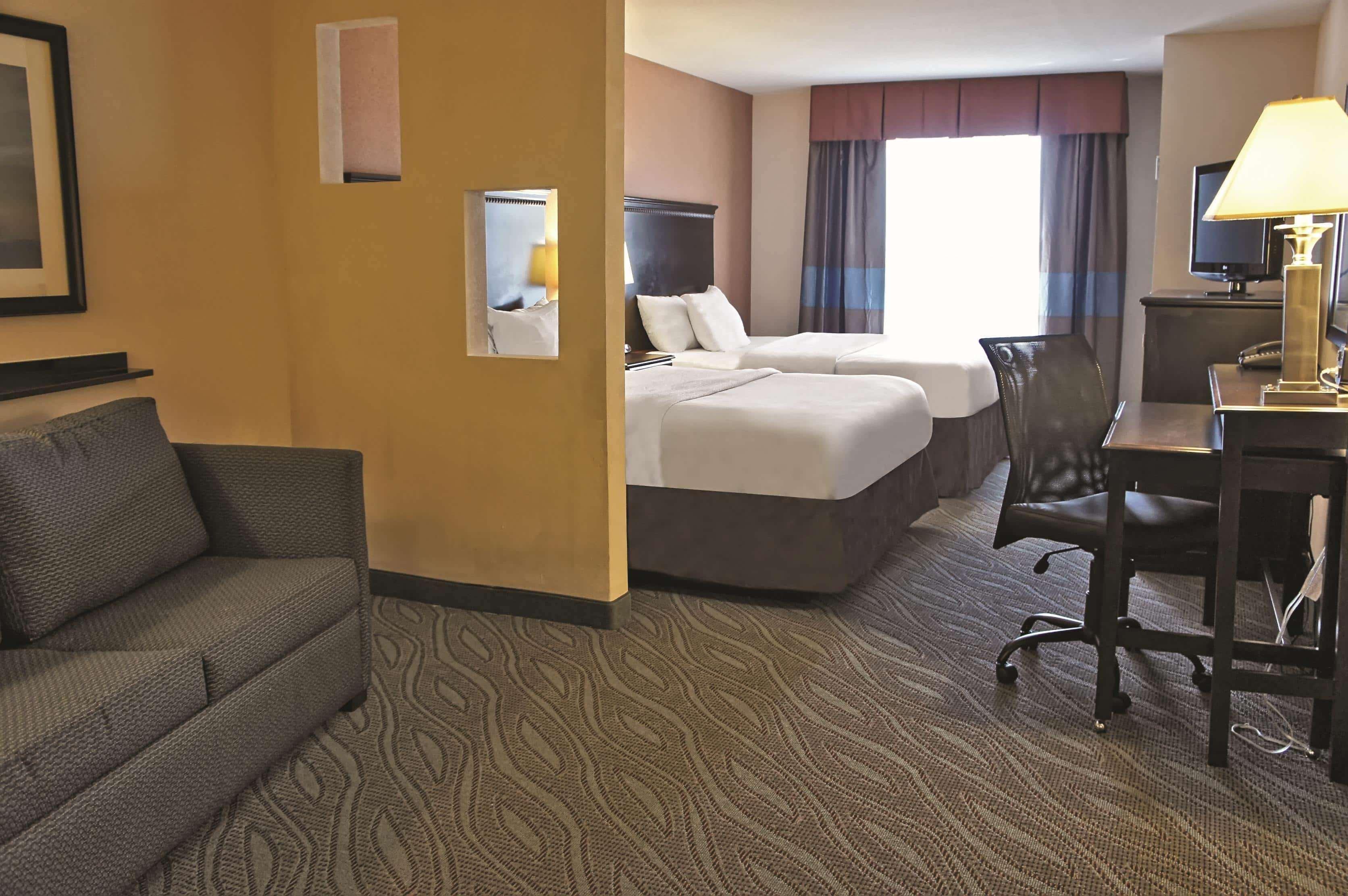 Hotel La Quinta By Wyndham Edmond Extérieur photo