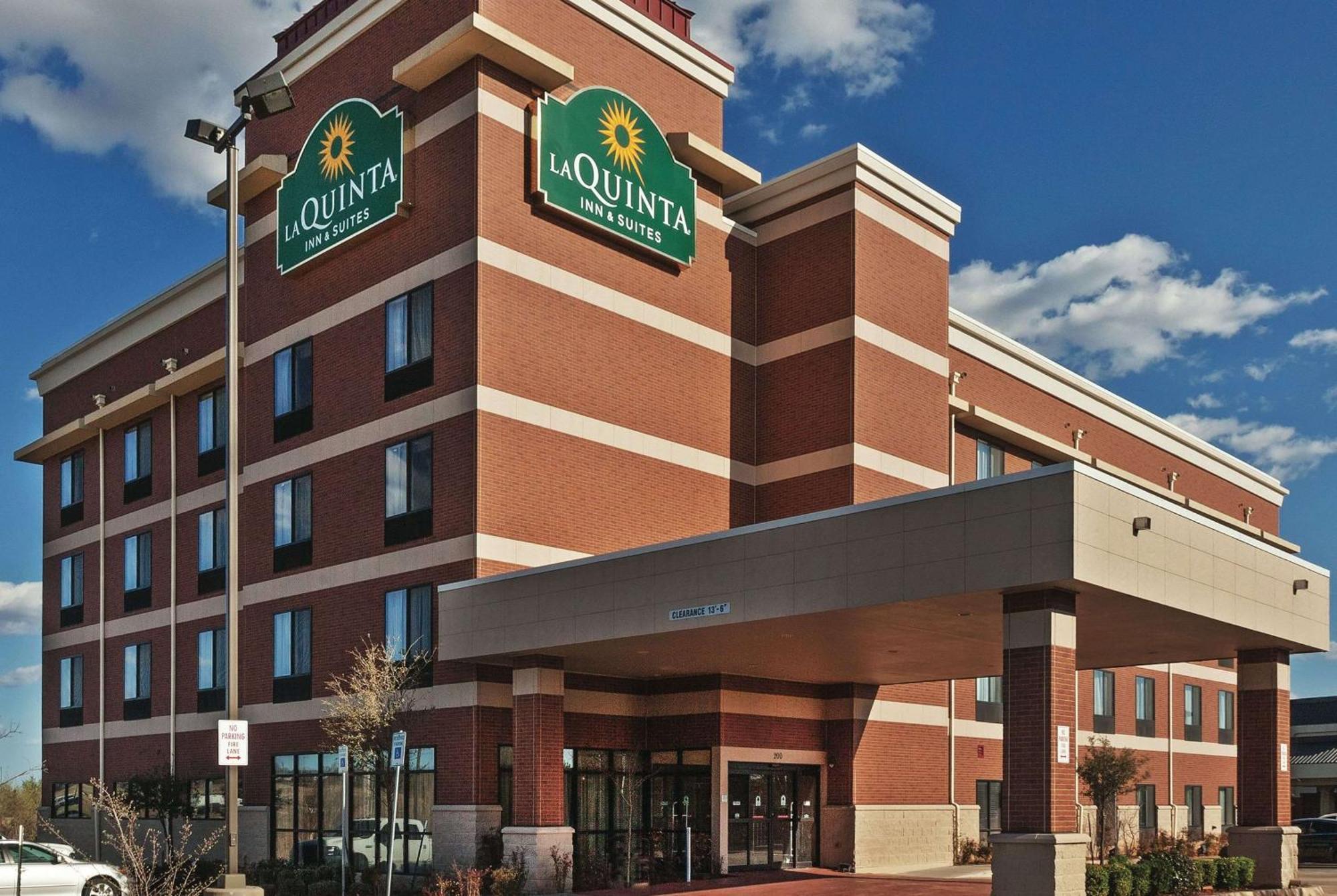 Hotel La Quinta By Wyndham Edmond Extérieur photo